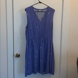 Old Navy Sleeveless Waist-Defined V-Neck Dress